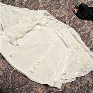 Buckle miss me Elegant White Women's  top